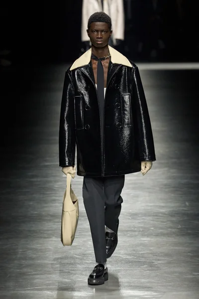 Look 48
